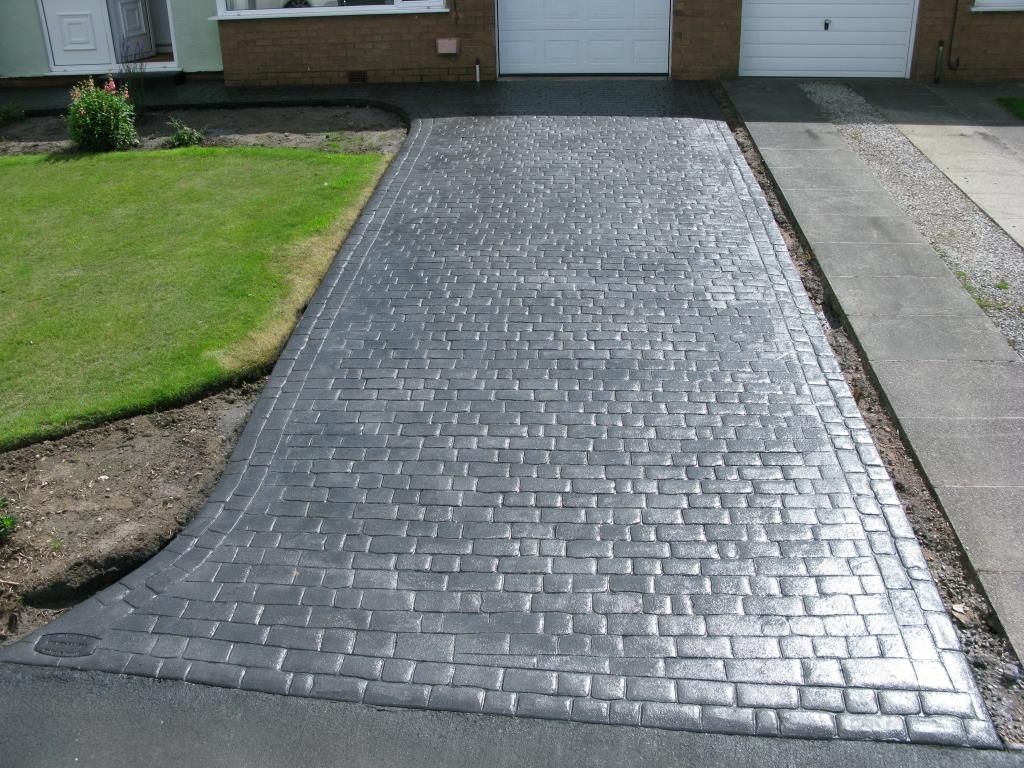  Imprinted concrete driveway