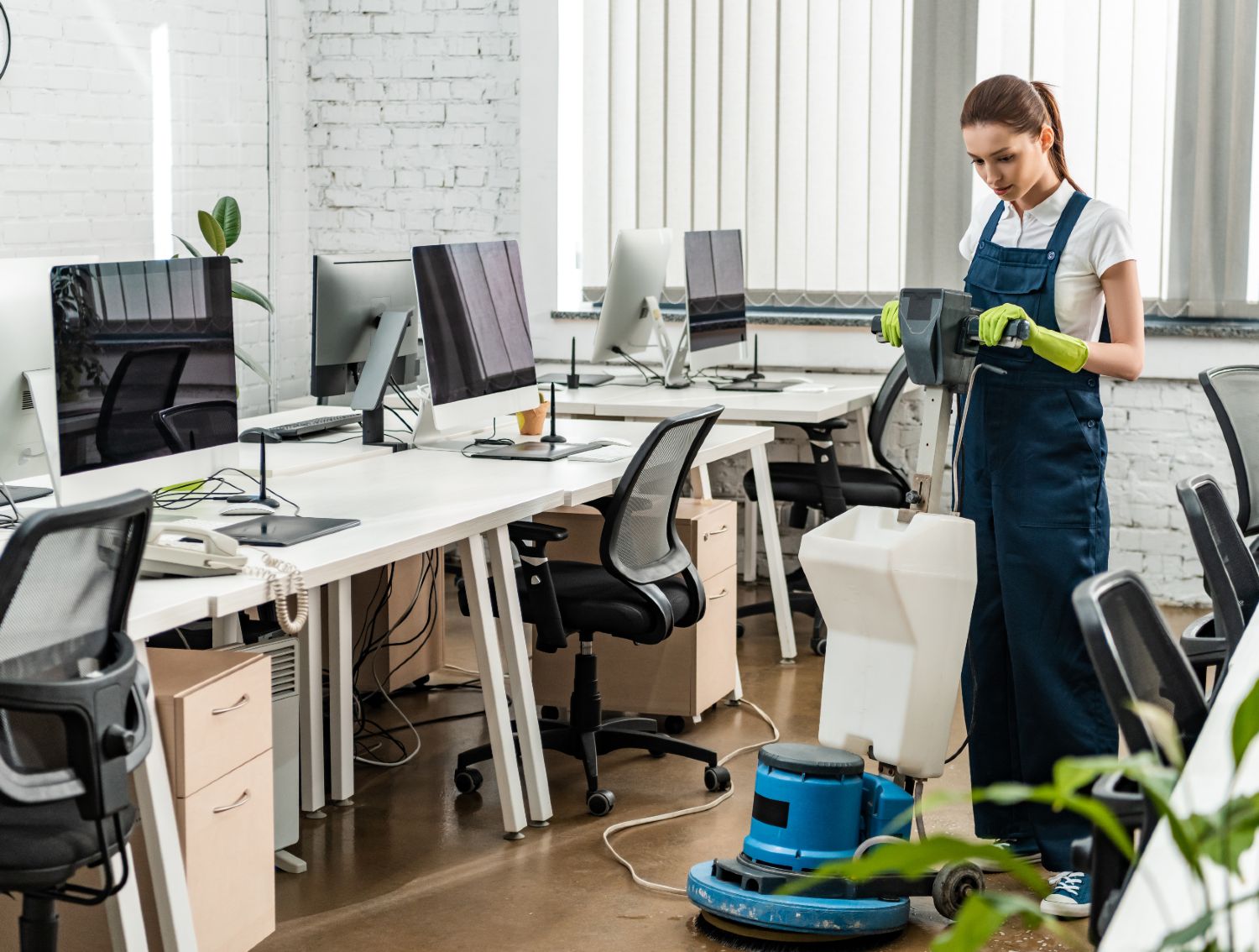 An All-Inclusive Guide to Cleaning Your Office and Airbnb